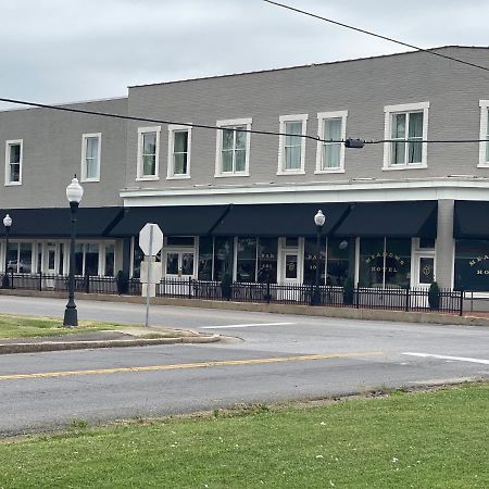 Meadows Hotel South South Fulton 외부 사진